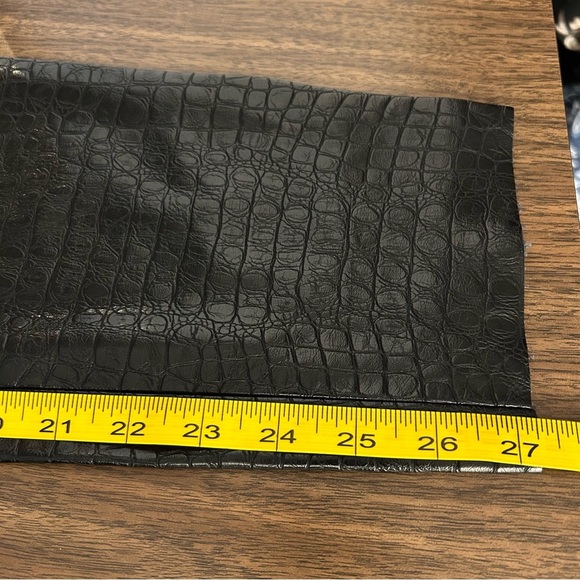 ❤️Zara Black Crocodile Pattern patent leather pants M - Picture 9 of 10